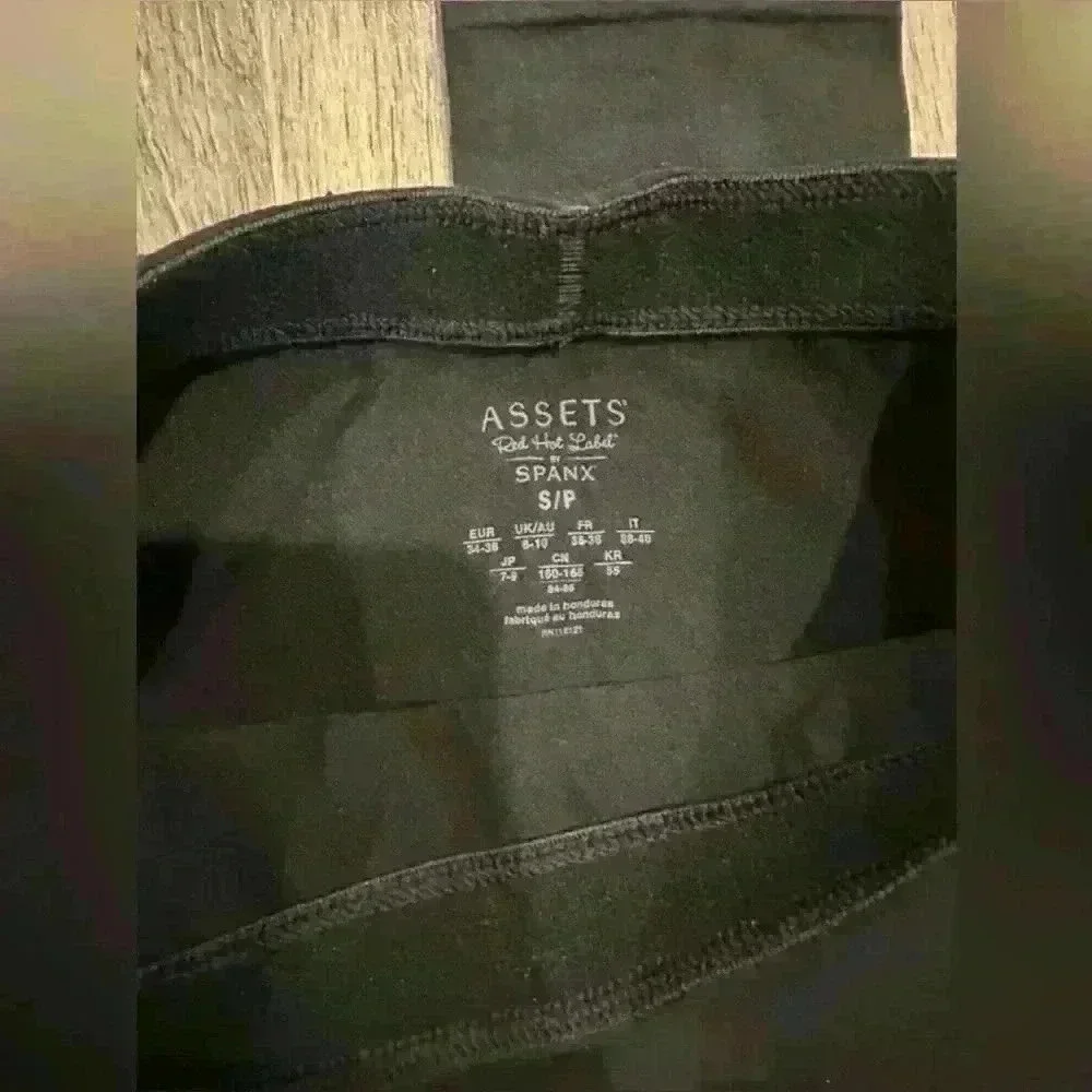 ASSETS RED HOT LABEL SPANX Women's Black Leggings with Leather Trim S petite - Picture 5 of 5